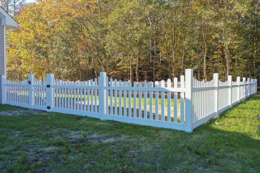 white%picket%fence%by%Backtard%Works%Inc